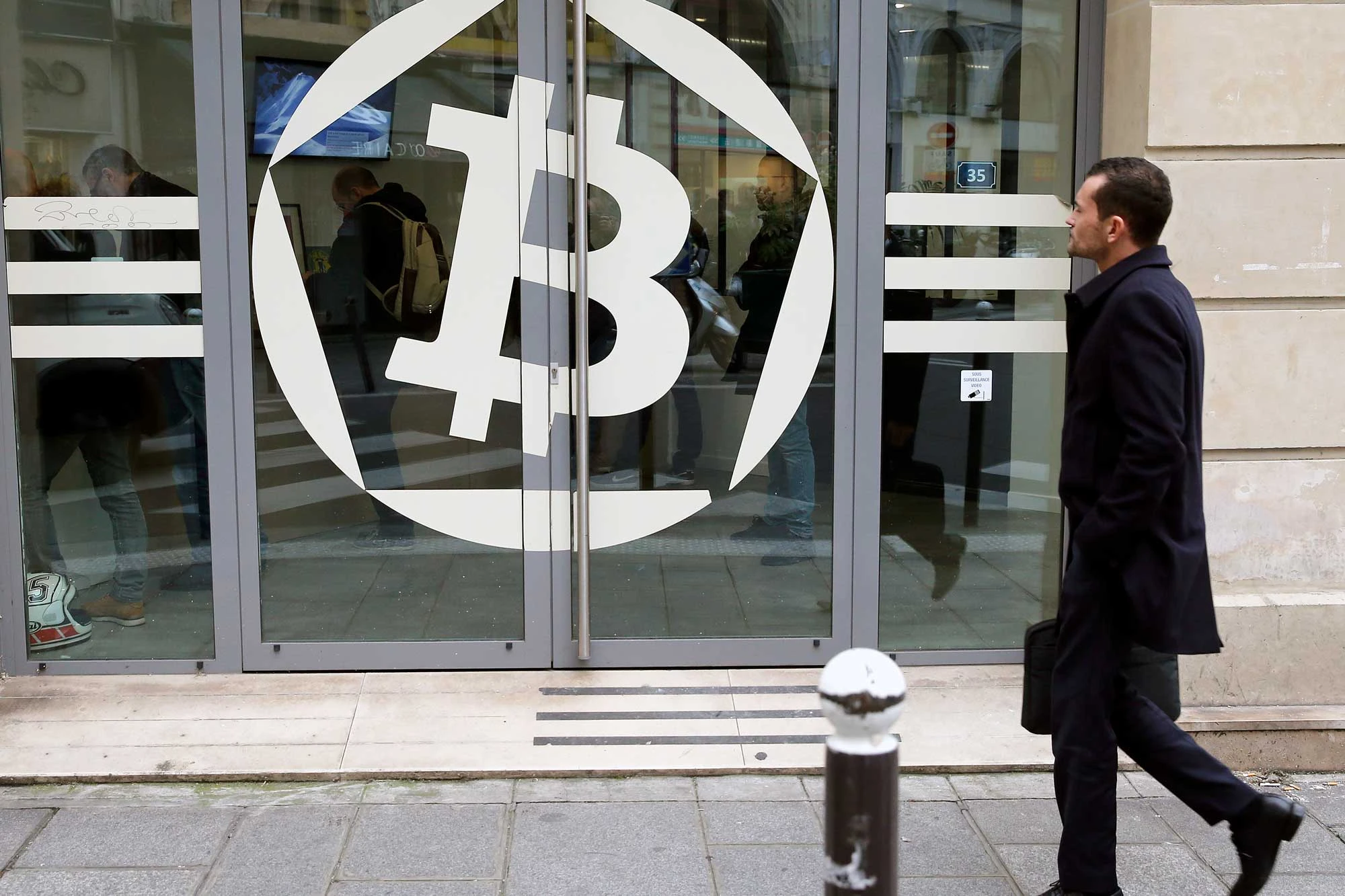investuoti bitcoin merrill-lynch)