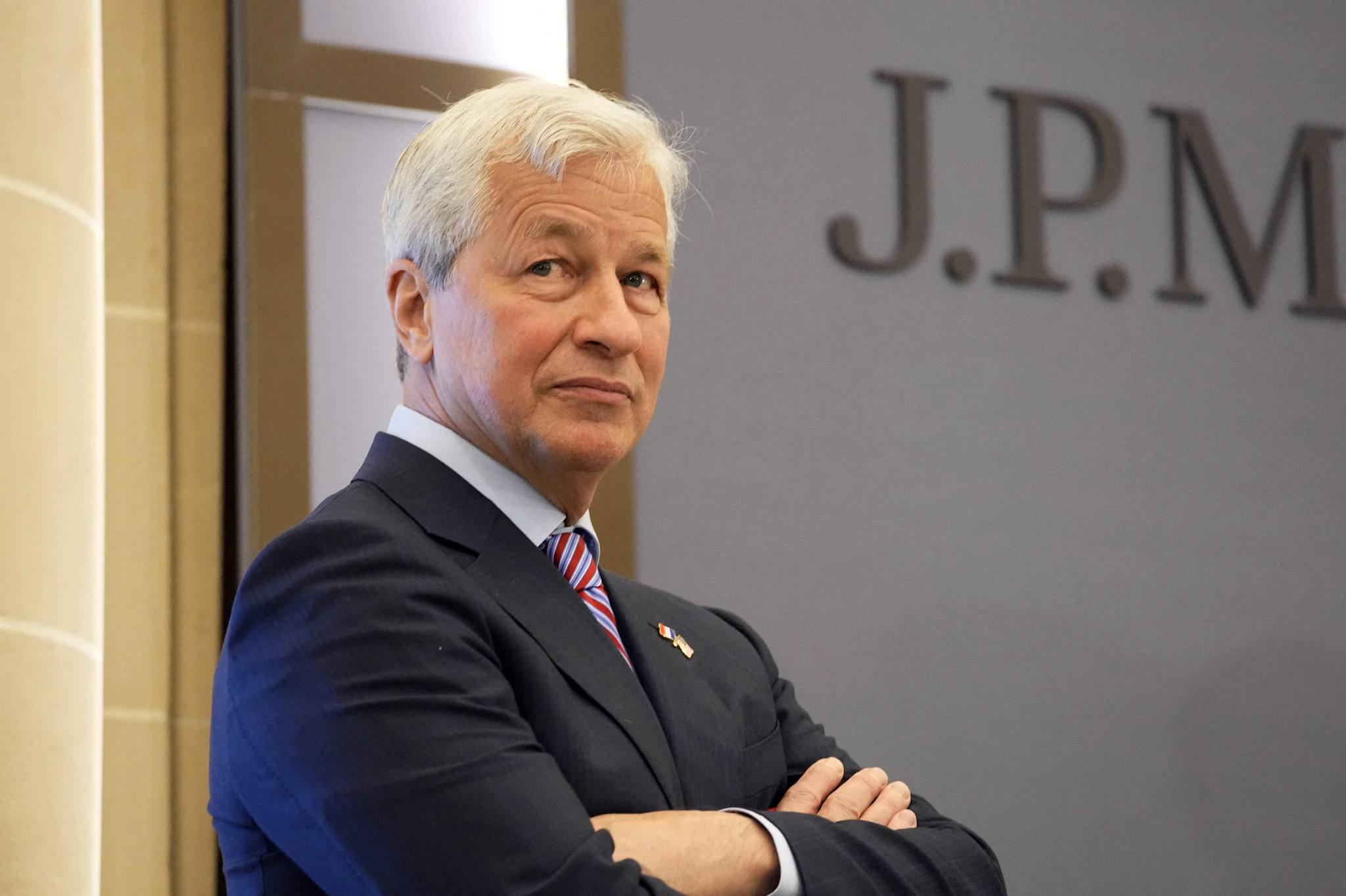 jamie dimon bitcoin invest)
