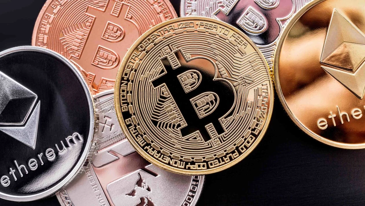 besy crypto investuoti 2022 m)
