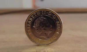 kiek reikėtų investuoti į bitkoinus)