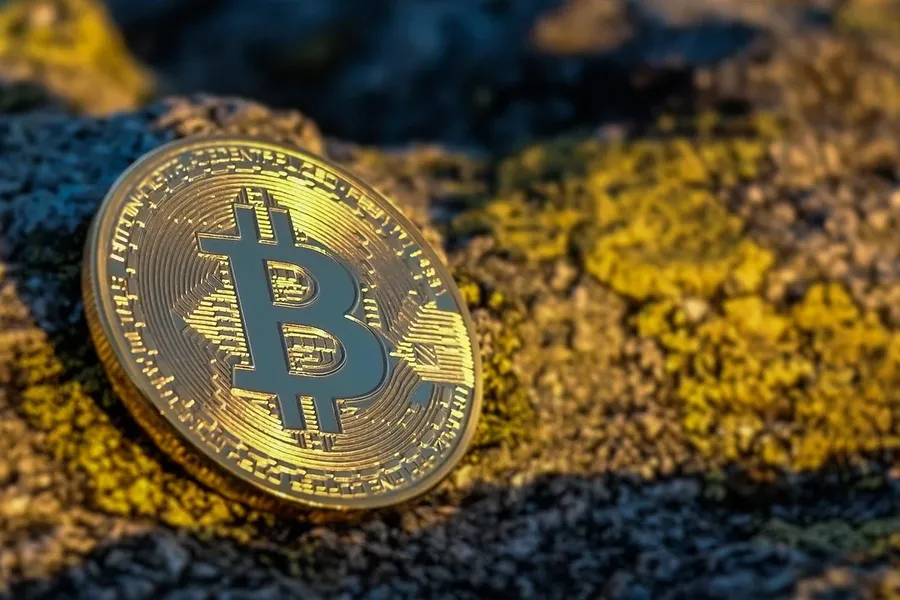 ar turėčiau investuoti ar nusipirkti bitcoin Internetinė Forex prekyba tapo lengva