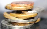 kokia yra gera suma investuoti į kriptovaliutą)