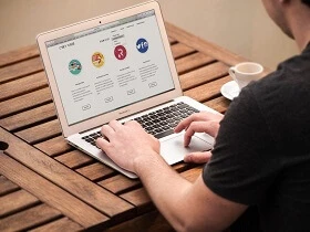 kaip užsidirbti pinigų internete iš namų nemokamai ieško būdų, kaip greitai užsidirbti pinigų internete JK